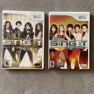 Wii Disney Sing It Bundle